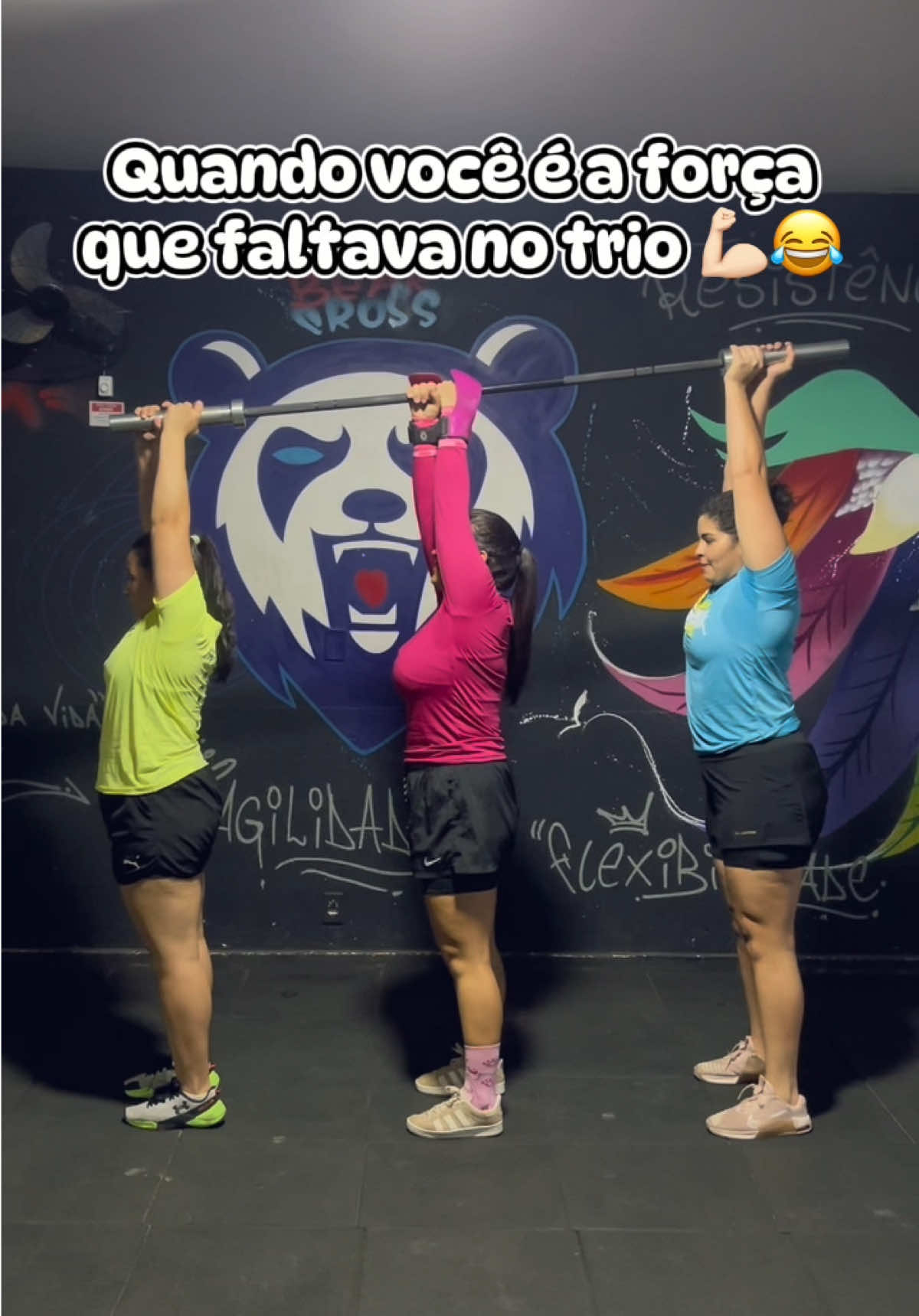 Cheguei pra somar 🩷🩵💚 #crossfit #crossfitgirl #crossfitgames #treino #crossfitfunny 