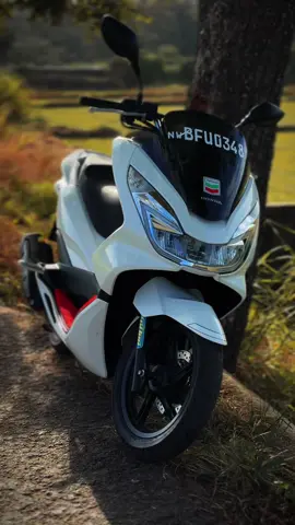 හිමි නැති සෙනේහෙ 🥺...  මට දුක දැනුනා 😊 #fyp #trending #pcx160 #naveenwedamulla #honda  @pasindu werasingha @Ishara Dewendra @KALUZzz_×49🗿⚓️💸 @𝗥 “ 💸 @𝙋𝙞𝙣𝙨𝙖𝙧𝙖 | 💸 