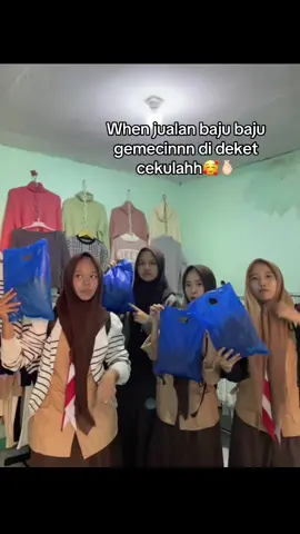 trimakasih sudah mampir adik adik gemecc🥰🫰🏻#fyp #xybca #sweaterimport #cardikoreanstyle 