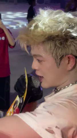 Quá gần, bị RHYDER tấn công 😭🫶#rhyder #tmu @RHYDER 