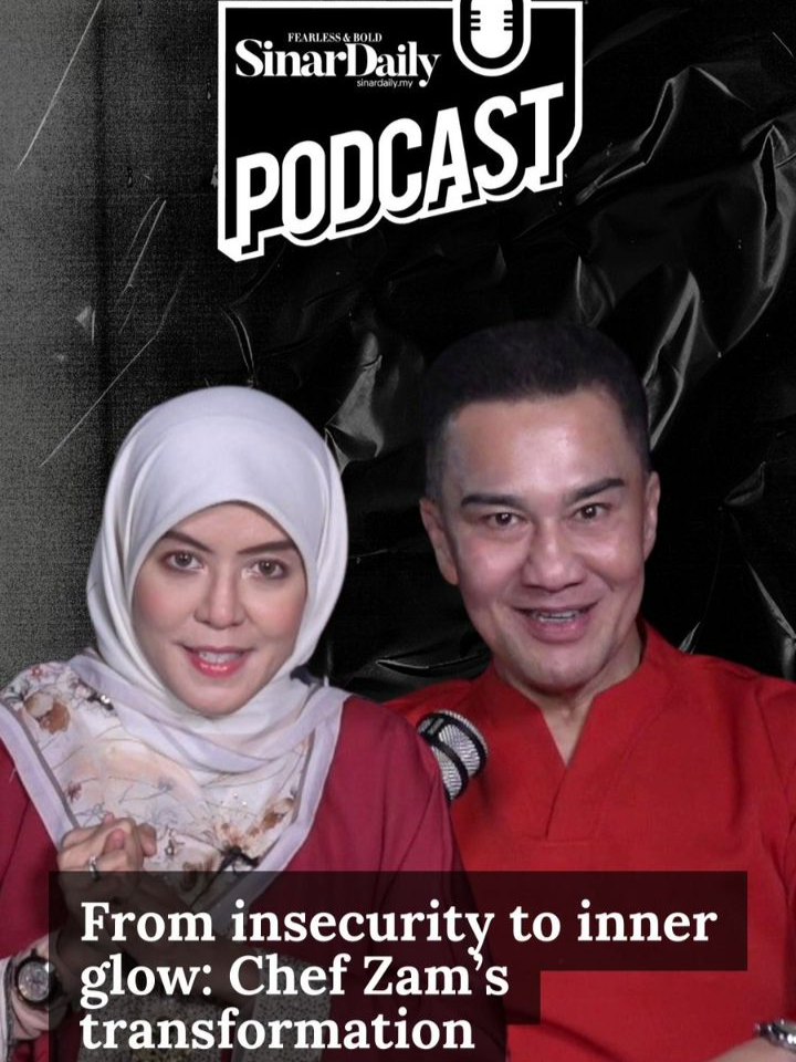 From insecurity to inner glow: Chef Zam’s transformation Weight loss wasn’t just about the physical change for Chef Zam - it was about reclaiming his confidence and self-worth. From being called Humpty Dumpty at school to battling years of insecurity, low self-esteem, and public shame, Chef Zam admits he once felt he’d 'rather be dead' than have his name called out in public.  But everything shifted after his bariatric (gastric bypass) surgery. Beyond shedding 30 kilos, he found his inner glow.  The weight loss didn’t just transform his body, it healed his spirit.  #LifeStylePodcast #ChefZam #BariatricSurgery #WeightLoss #TransformationStory #ConfidenceRestored #EmotionalHealing #SinarDaily