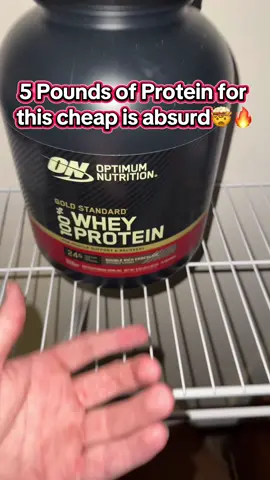 Who thought it was a good idea to put 5 pound of protein for this big of a sale 🤯🔥#proteinpowder #gymsupplements #optimumnutrition #proteinshake 