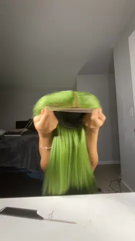 #tpart #greenwig #syntheticwig #greenhair #viral 