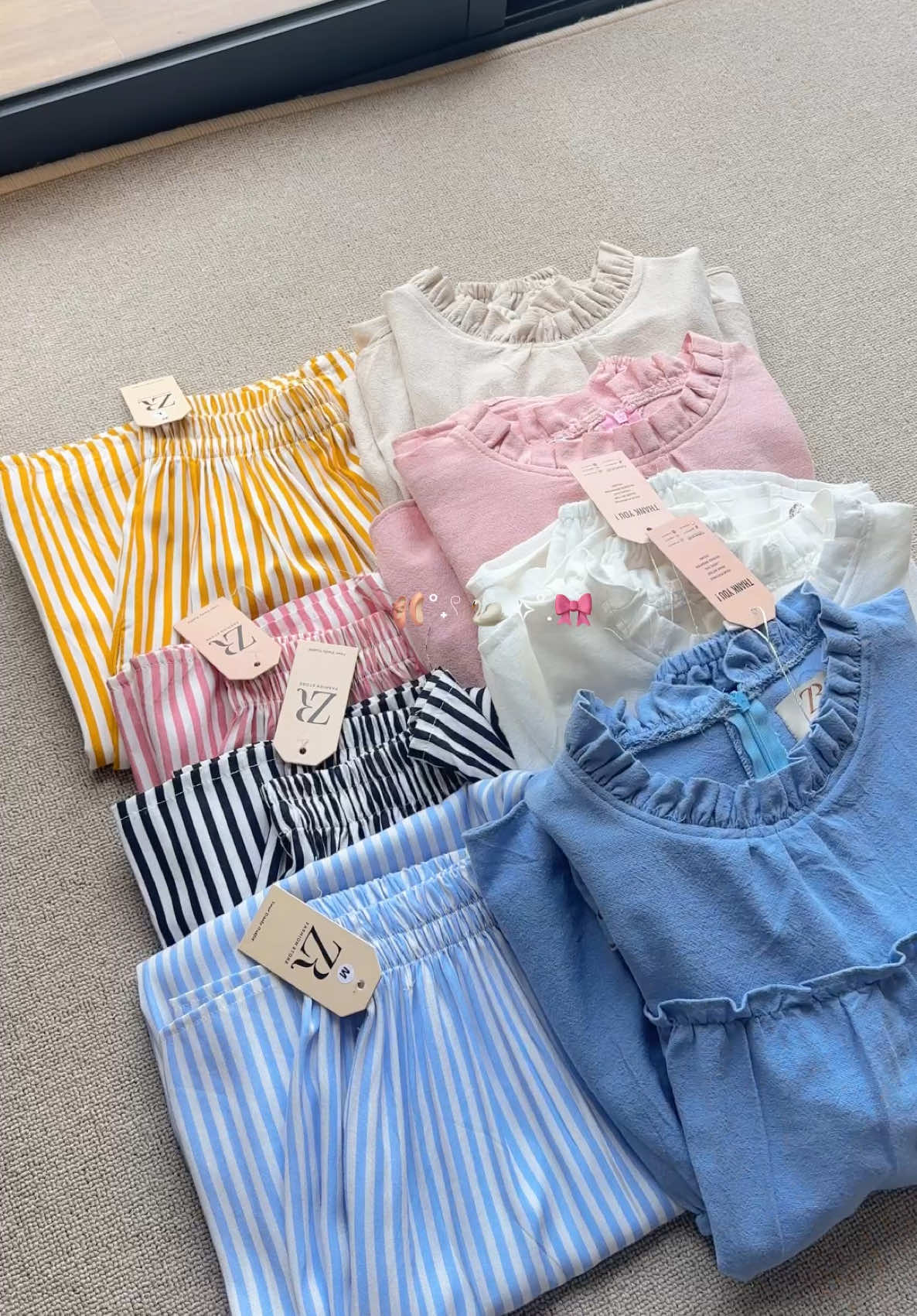 mix & match blouse sama celana stripe 👀🛒🫶🏻 #ootdfashion #bismillahfyp #blousemurah #celanastripe #blousewanita 