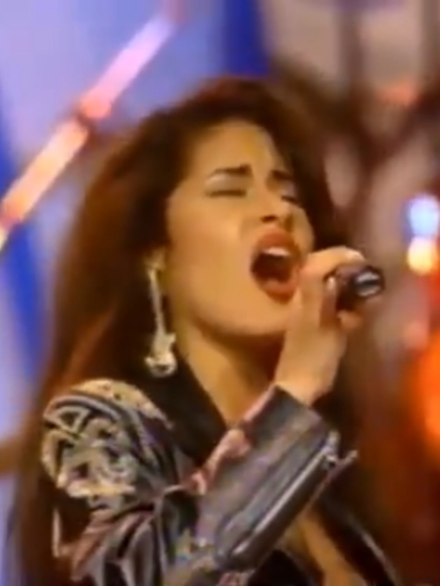 de las mejores artistas que pudimos tener 💓🫶🙌 #selenaquintanilla #bidibidibombom #lareinadeltexmex🎤👑 #90s #fyp 