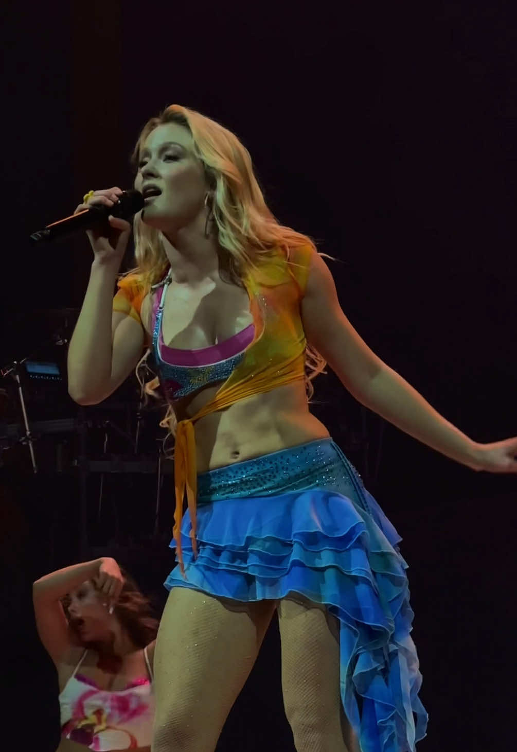 lush life giving me a crushhh on @Zara Larsson what a performance #misspossessivetour #zaralarsson #lushlife #concert #singing 