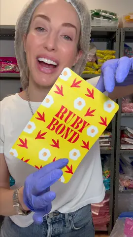 A #rubybond candy bag fit for the one and only Mother Hen @Aja Win 🍭🍬 #candy #candymix #chickens 
