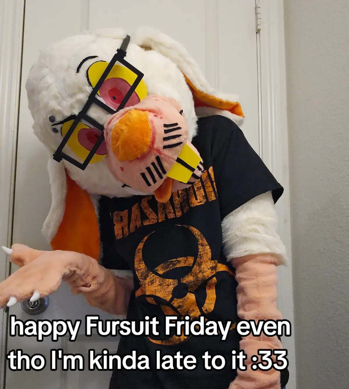 #fursuitfriday #fursona #bunny #fursuit 