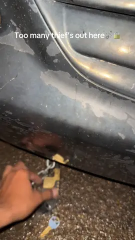 Left the car for 3 days and this what I find ⁉️🤦🏽‍♂️🥀⛓️‍💥🔒 #ChainedCar #StolenCar #Bumper #Vacation #Flood 