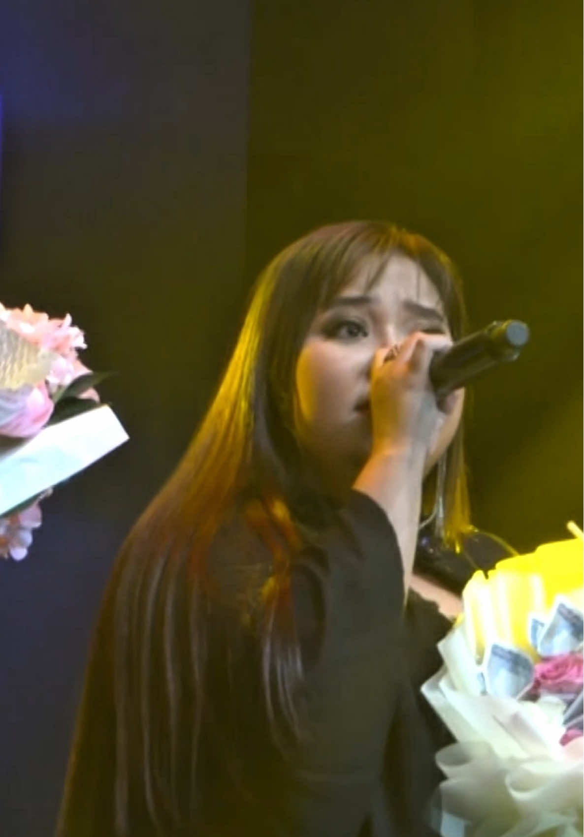 မင်းနဲ့နီးဖို့ ကြိုးစားလို့နေလဲ..💔 Song Name-ချစ်လျှက်နဲ့လွမ်းရခြင်း My Name Is HAN HTOO ZEN BIRTHDAY SHOW  @HanHtooZen Official  #ဟန်ထူးစျာန်  #ဗီဗာဟိန်း  #ချစ်လျှက်နဲ့လွမ်းရခြင်း  #ZENentertainment  #MyNameIsHanHtooZen 