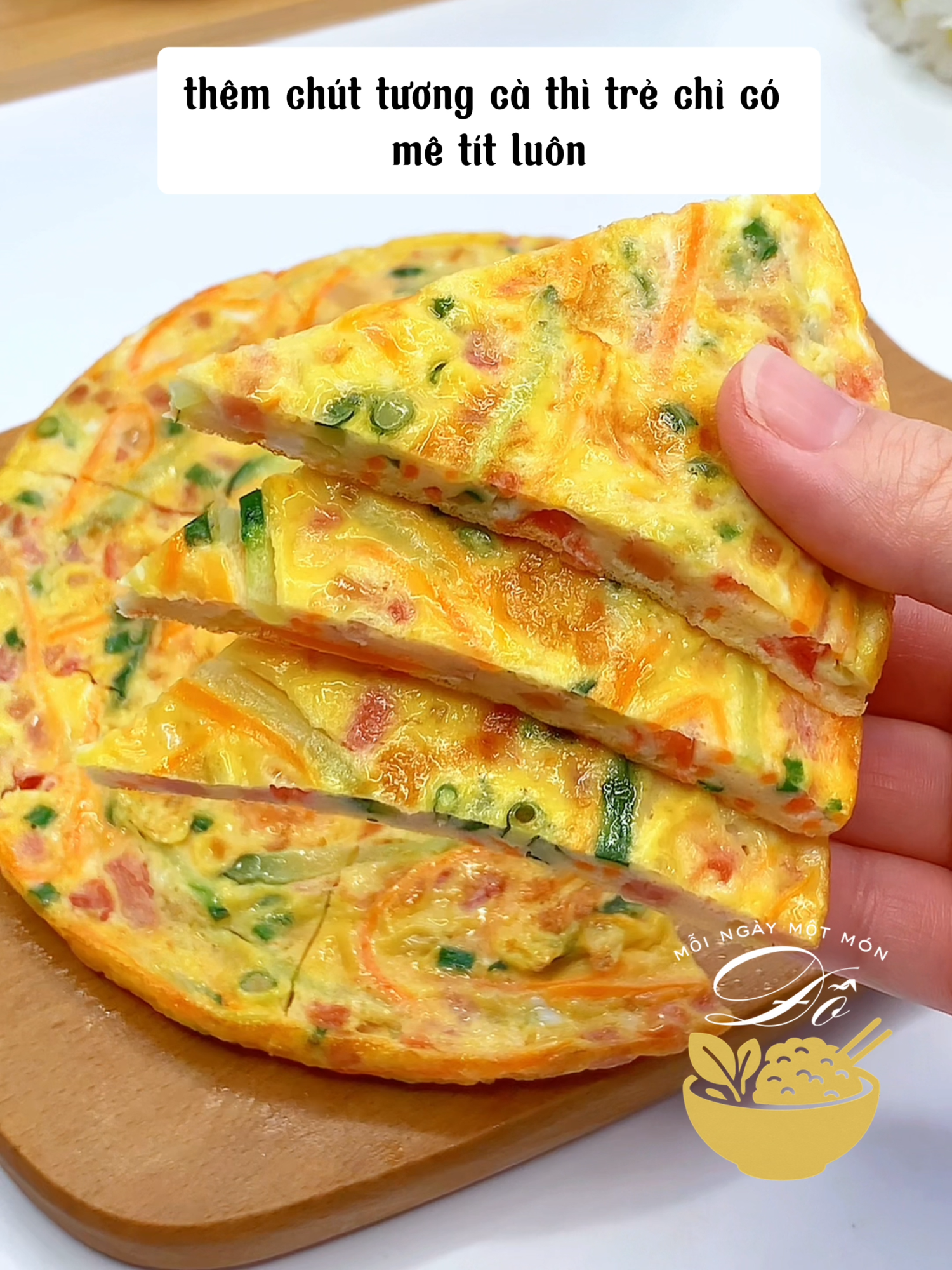 🍳 Buổi sáng không biết chuẩn bị gì cho trẻ? Thử ngay món bánh ăn sáng đơn giản này nhé! Vừa nhanh gọn, vừa giàu dinh dưỡng lại thơm ngon, đảm bảo bé sẽ thích mê. #ĐỗMỗiNgàyMộtMón #BữaSángChoTrẻ #BánhĂnSáng