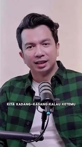 Yuk, budaya yang satu ini kita rombak yuk. Hormat tanpa harus menghamba. Setuju gak? Source 🎥 timmarbun