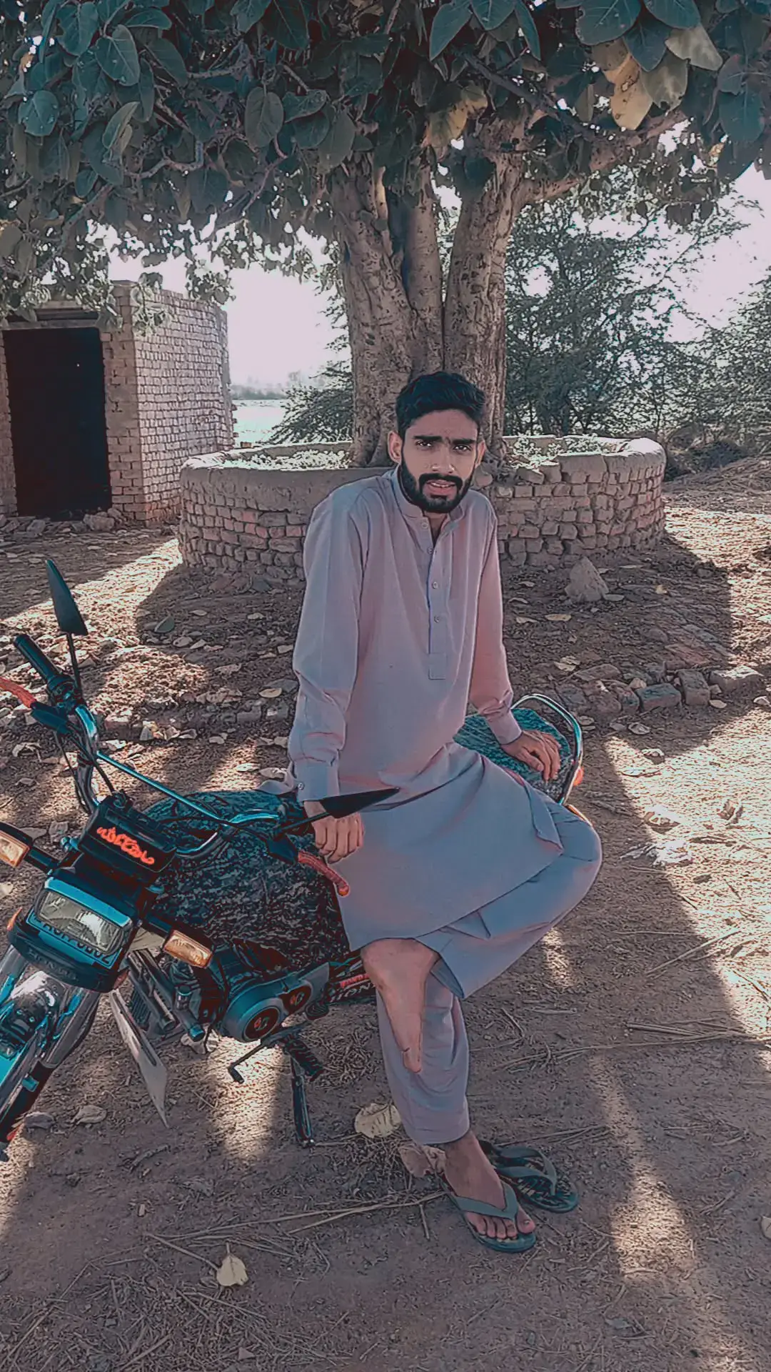 لوکی وک جاندے اے  شان وی ادی اے#