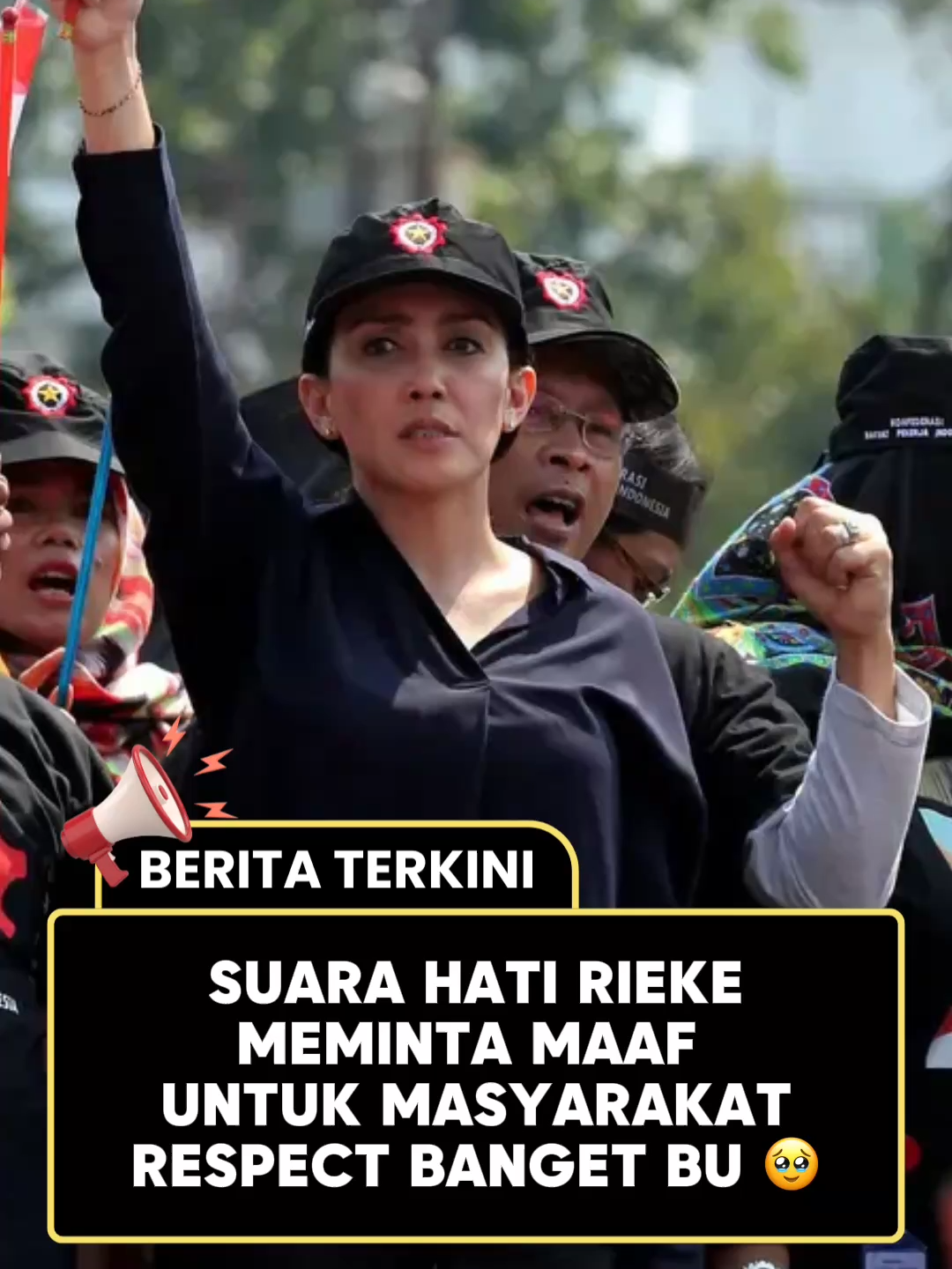 Salut!!! Bu Rieke minta maaf ke masyarakat yang memperjuangkan hak hak mereka ke pemerintah! #PDIPerjuangan #FraksiPDIPerjuangan #RendahHati #RiekeDiahPitaloka #Merakyat