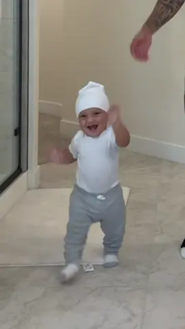 He a whole vibe 😭🔥 @Zaza #zaza #larobenz #babies 