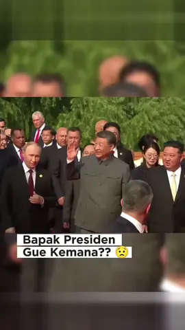 momen presiden prabowo menyalami wartawan China saat berjalan bersama kepala negara untuk menghadiri parade Militer China rabu 3 september 2025 #presidenprabowo #prabowopresiden2024 🇮🇩 