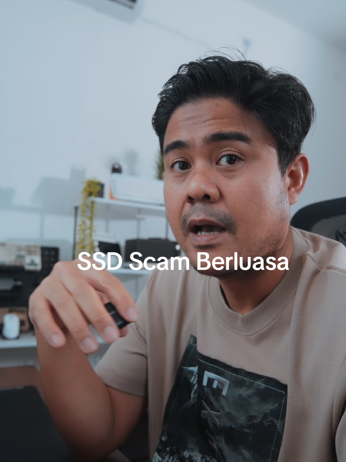 ramai gak ann beli SSD scam. kadang orang x aware and tak faham. asal murah je ya jackpot. last2 membazir ja beli. reviewer2 pon sebelum nak review check betul2 make sure brg tu legit.  ni real external SSD dari SSK.  @ybmajusingh bro pinjam intro.  #ssd #externalssd 