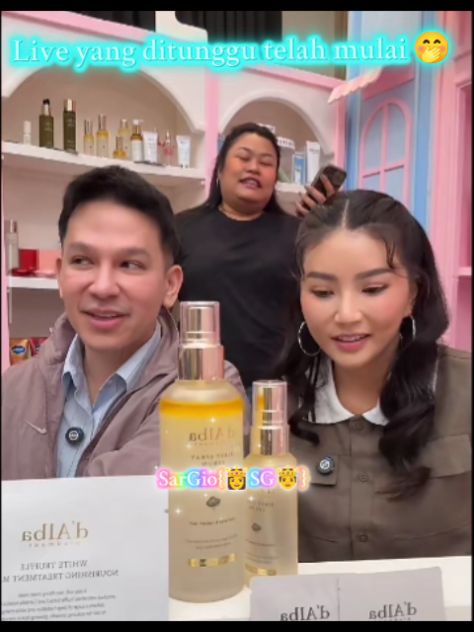Mamio taking a short break nya langsung terlihat gemoy loh..😏 Terlihat ya asupan Papio sukses.. Ada spill nih tgl ** 📸 Careso 😍 #sarwendah #jordionsu #live  #foryou #foryoupage 