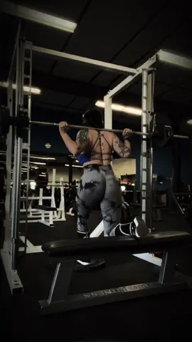 #glutes #GymTok #girlswholift #fyp #205 