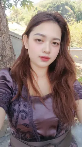 Pura Puncak Sari yang indah berada di antara bukit dan pantai 🥰