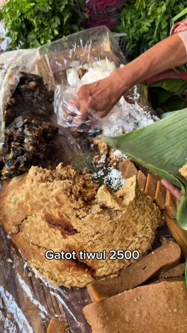Ke pasar bawa uang 50rb masih kembalian dan udah bawa banyak jajanan 😍😁 📍Pasar Balangan Minggir Sleman #pasarbalangan #kulinerjogja #jogja 