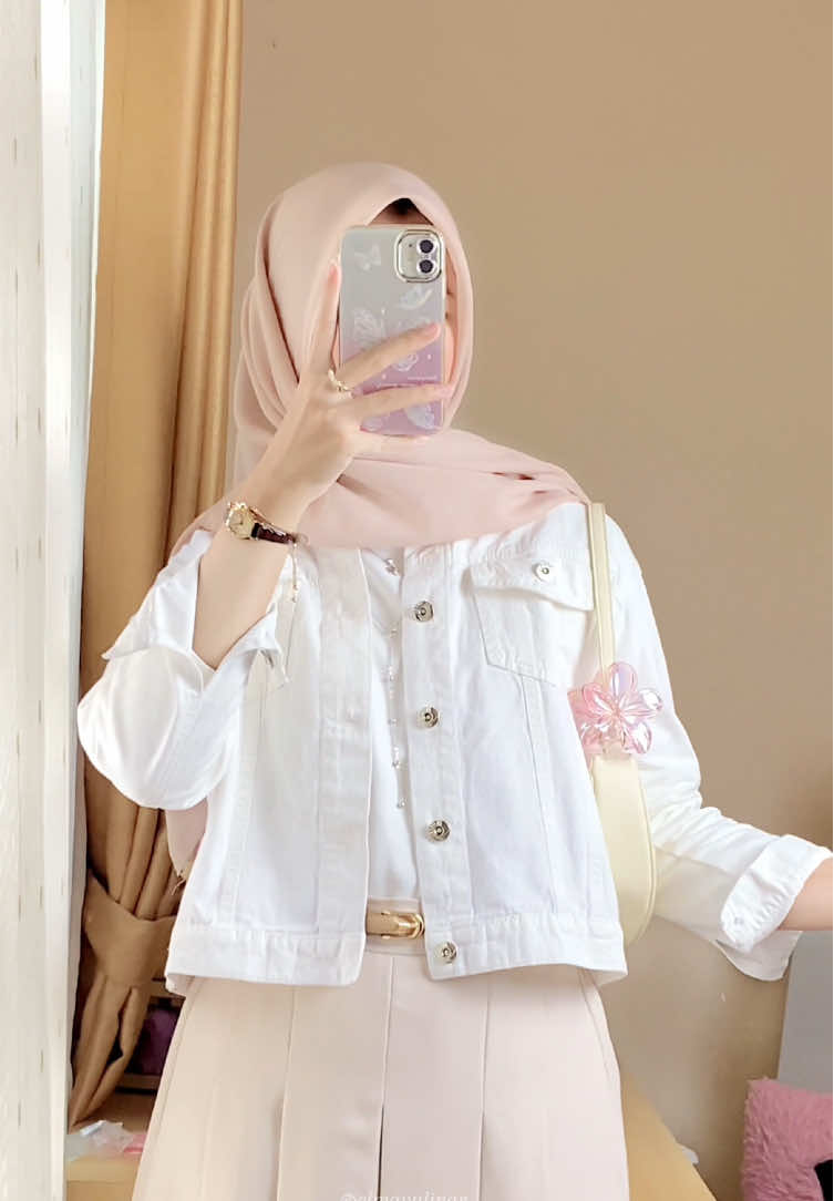 bagus jaketnyaa🥹🫶🏻 #OOTD #jaket #jaketjeans #jaketwanita 