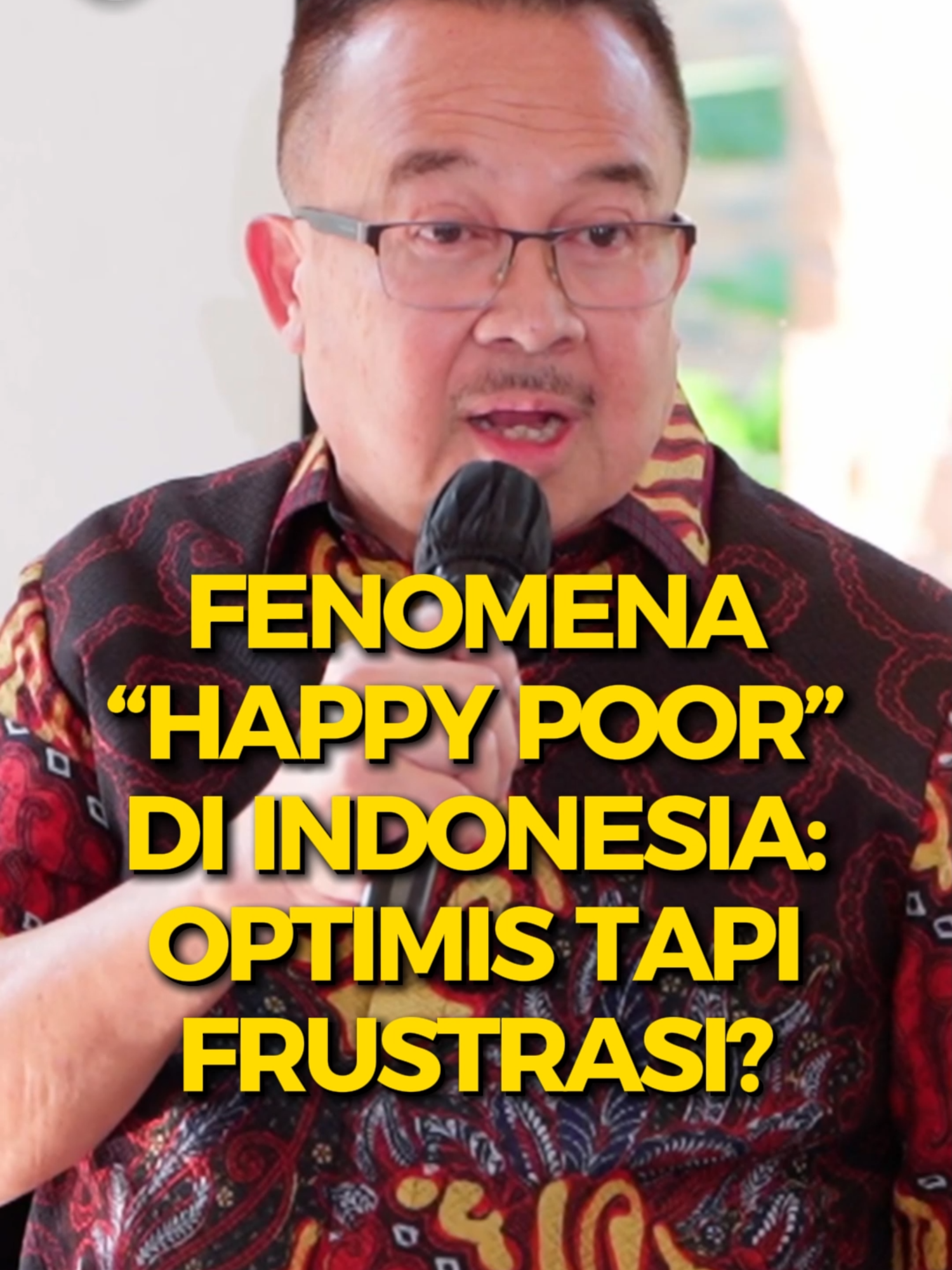 Fenomena “Happy Poor” di Indonesia 🤔 Survei tunjuk 90% rakyat optimis, tertinggi di dunia. Tapi realitanya? Anak muda frustrasi, dosen bingung soal ketidakadilan tunjangan, buruh merasa timpang dengan gaji pejabat. Optimisme tinggi tapi rasa ketidakadilan juga makin nyata. Lalu, sampai kapan kita bisa bertahan dalam fenomena happy poor ini? #IndonesiaBerbenah #HappyPoor #RhenaldKasali