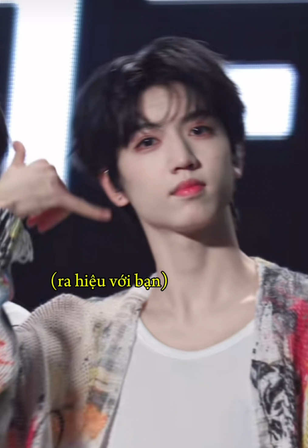 #pov : you là bạn thân khác giới của hắn, hôm nọ bạn đi xem concert thì có 