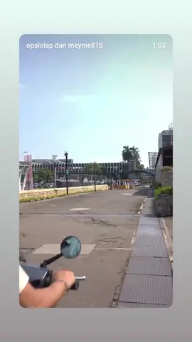 terkadang apa yg kita punya itu impian bagi orang lain tetaplah bersyukur atas apa yg telah di berikan🙂