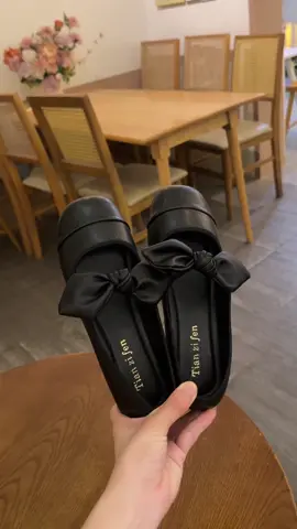Đen basic mix gì cũng xinh 🥰🥰#giaydilam #giaybet #giaybupbenu #giayditiec 