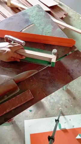 There are some methods for cut into 3 way corner.. #woodwork #decor #doors #makersgonnamake #interior #woodart #construction #woodworking #carpenter #table #furnituredesign #woodcarving #viralreelschallenge #FineWoodworking #woodworkingcommunity #interior #wooddesign #carpenter #maker #DIY #reelsfb #furniture #wood 