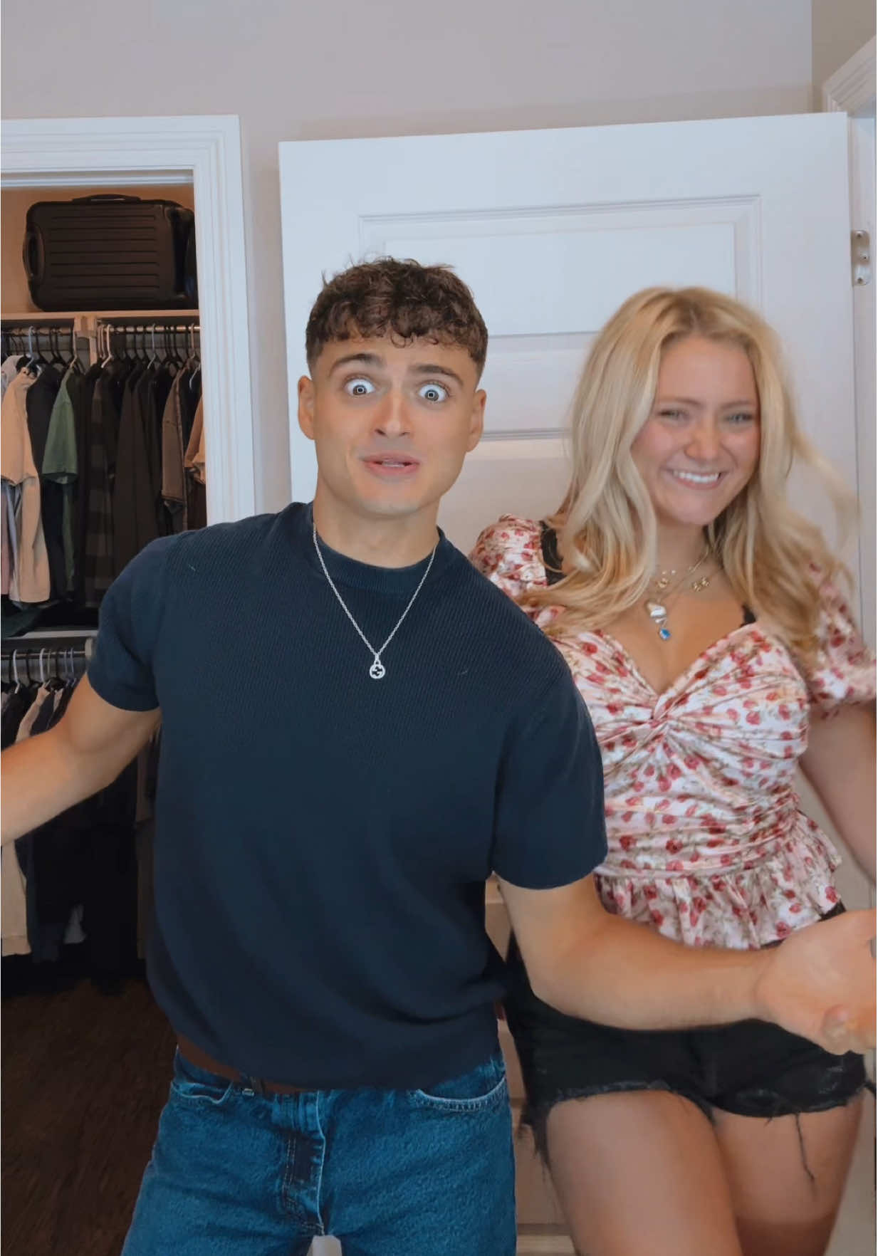 We can give u the house tour #housetour #sabrinacarpenter #mlm #foryou #nightout
