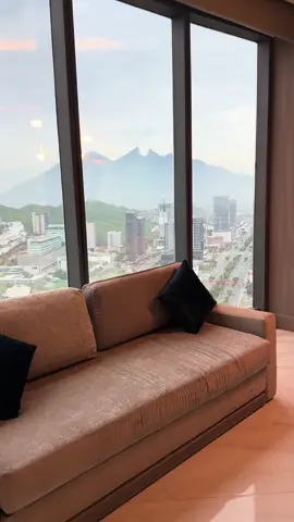 Monterrey 🏔️🏔️🏔️ #monterrey #monterreynuevoleon #nuevoleon #serrodelasilla #sanpedro #montañas #laindepecolombia #colombiana #colombianita #cumbiacolombiana #Cumbia #nuevoleon #lasierra #vidanocturna #vacations #fyp #fypage #explore #explorepage 