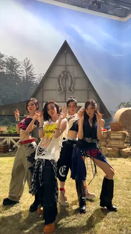 𝑰𝒎𝒎𝒂 𝒄𝒂𝒓𝒓𝒚 𝒎𝒚𝒔𝒆𝒍𝒇 #aespa #æspa #에스파 #RichMan #aespaRichMan