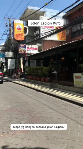 Suasana Jalan Legian Kuta. (Legian Paradiso, Mamas Restaurant, The Akmani Legian, Alaya De Daun, Sun Island Legian, Warung Mina Legian, Adi Dharma Legian, Kopi Pot) #bali #wisatabali #legian #kuta #baliterkini 
