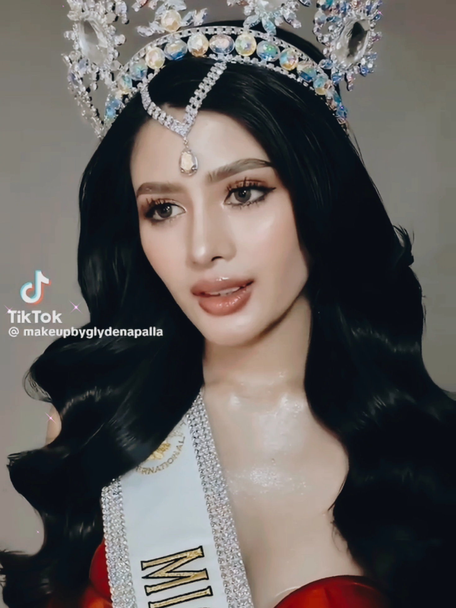 Mama Mary? Porcelain Princess? Lady in Red? Those Eyes? #azmartinez #AZRalph #pbb #pbbcollab 
