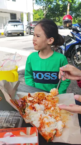 Selera dia makan nasi lemak. #hanaraissa #autismmalaysia #epilepsy #pcdh19epilepsy #autism @NUR'AIDAH 