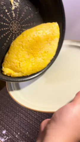 ライスオムレツの悲劇。#朝ごはん #料理 