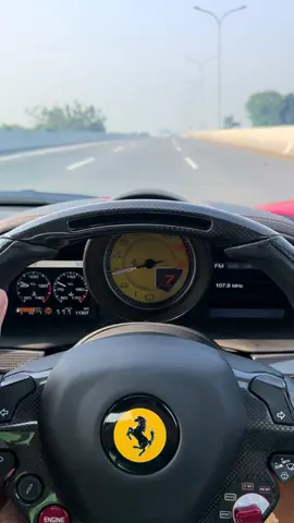 Iya beli yang banyak 🫶 #ferrari #telurgulung #fyy 