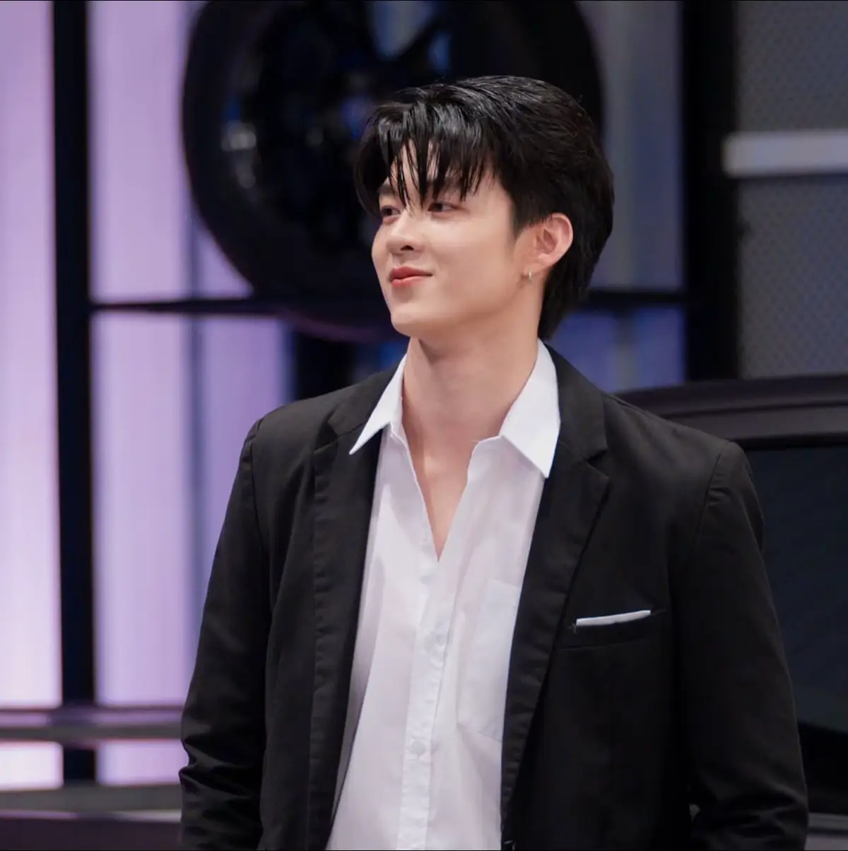 ปักหมุดรอ วันอาทิตย์3ทุ่มครึ่ง🖤