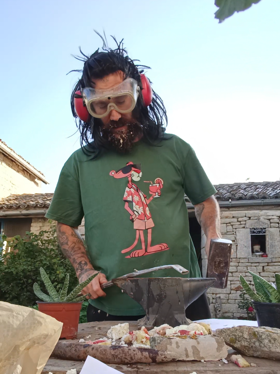 L'EXCELLENCE DE L'ARTISANAT FRANCAIS LE TOP FORGERON ENCHAÎNE SANS AIMANT SANS CHAÎNE #forgeron #guerre #forge #patriote #dram @couteaux_de_la_berchere @BELZERUSSLENFER114 @SanJah @MISSMATCHOU @abc_custom_ @🔨LaForgeDuBariolet🔨 
