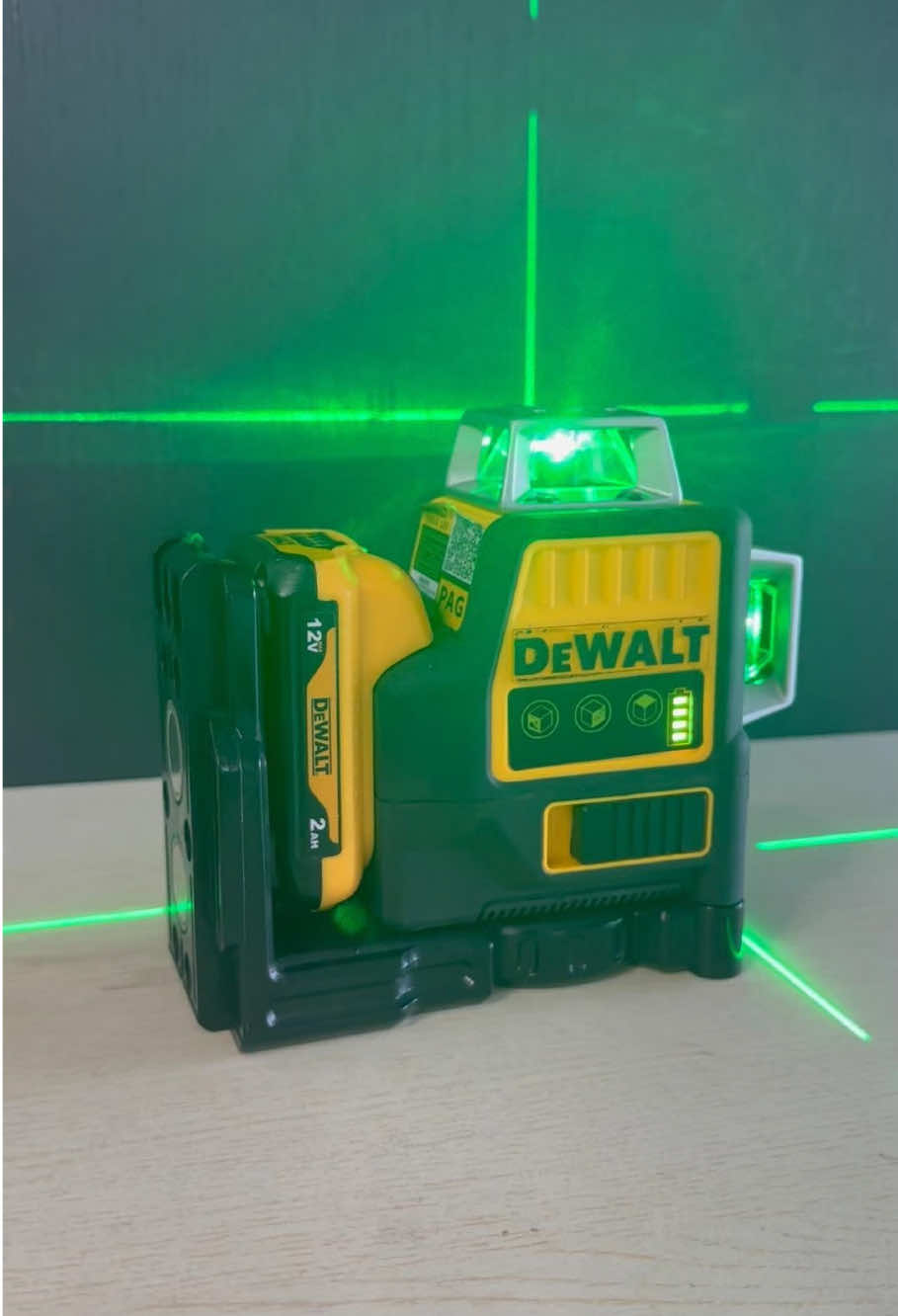 #LaserLevel #LaserLevelTool #ConstructionTools #PrecisionLeveling #DIYWithLaser 