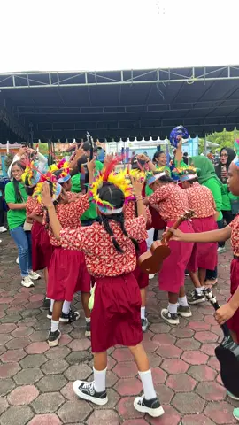 Penutup keseruan RRI Fest 2025 di RRI Serui hari ini 🤣 #RRI #RRISerui #RRIFest2025 #tabolabale #papuatiktok #serui