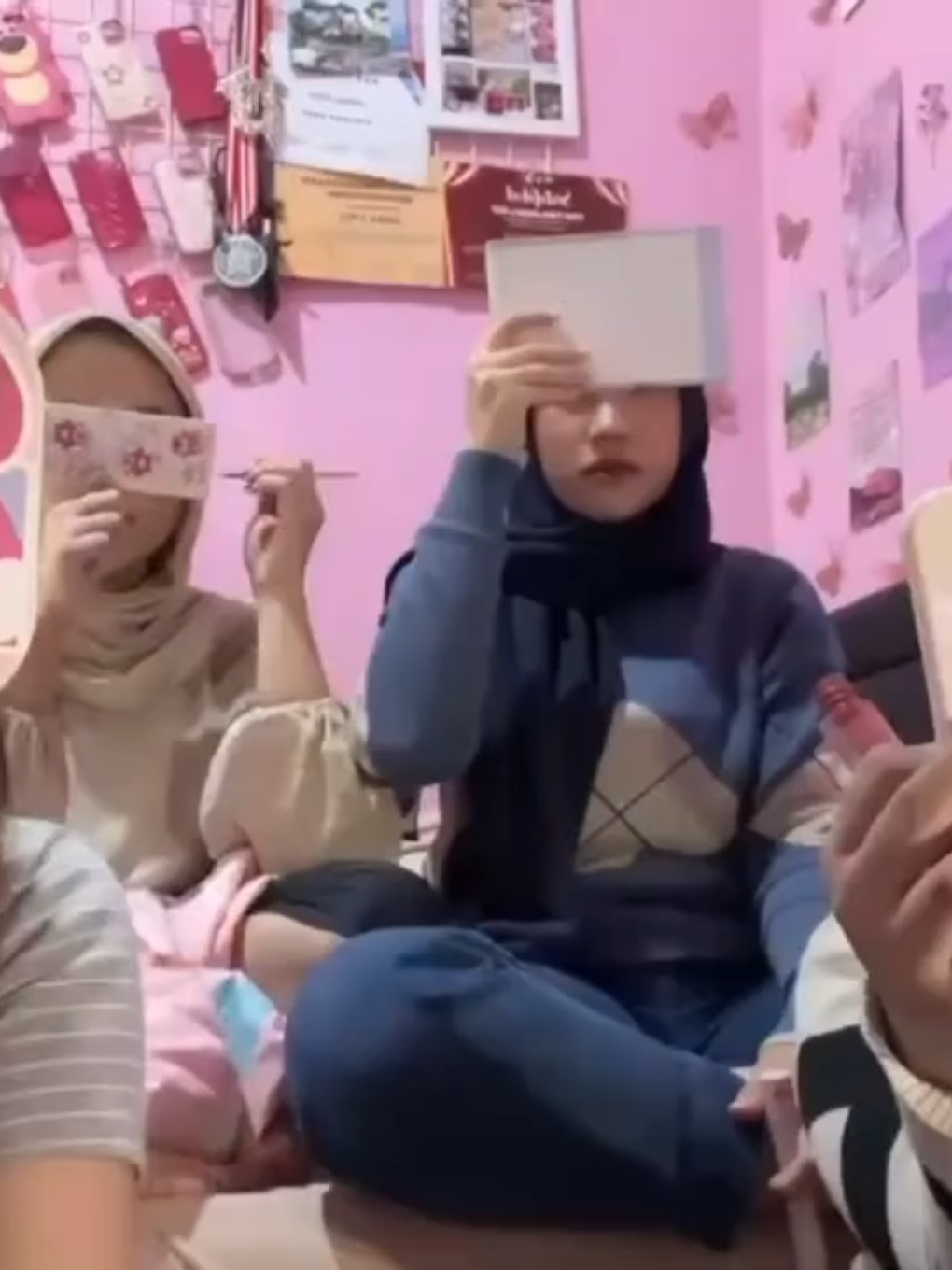 jadi kita too much egx?🥺 @😼 @nabila @alpipiuuuu_  #fyp #pinkanmambo #promoseptember 