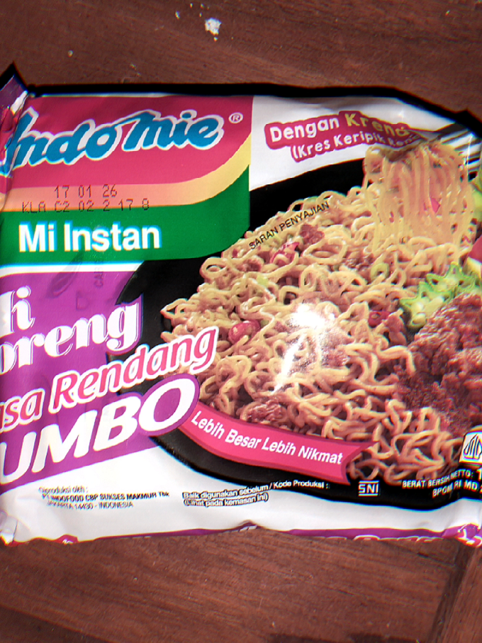 terpaksa beli rasa rendang karna rasa ayam geprek abis, eh gw enek dan akhirnya ga abis 😌🙏 #indomie #indomierendang #indomiegoreng #fyp #mieinstan 