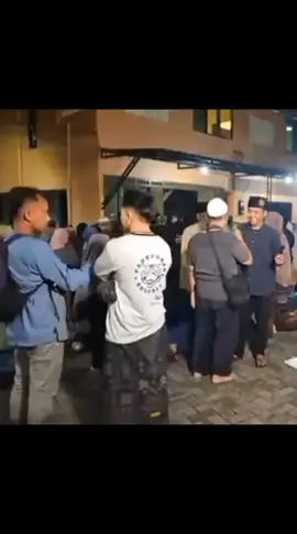 Sisa kemarin video dlm Rutinan mlm jumat kliwon di padepokan anti galau cirebon #padepokanantigalau #ustujangbustomicirebon #kangujangbusthomicirebon #ujangbustomi #ujangbustomicirebon 