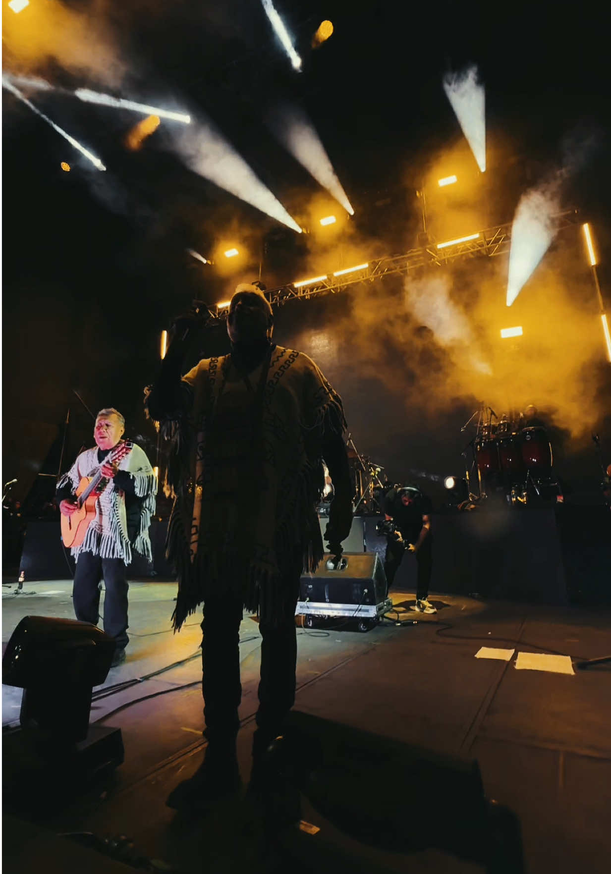 Con más de 10 mil personas vivimos un Increíble SOLD OUT junto a los #kjarkas 😱🇧🇴🔥 en #Cochabamba 🤯🎶 #concierto #folklore #Bolivia 