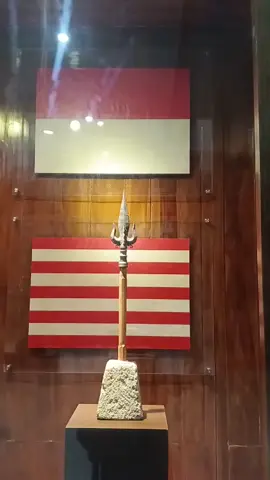 pataka majapahit dan bendera kerajaan Majapahit..  wong jowo ojo ilang jawane