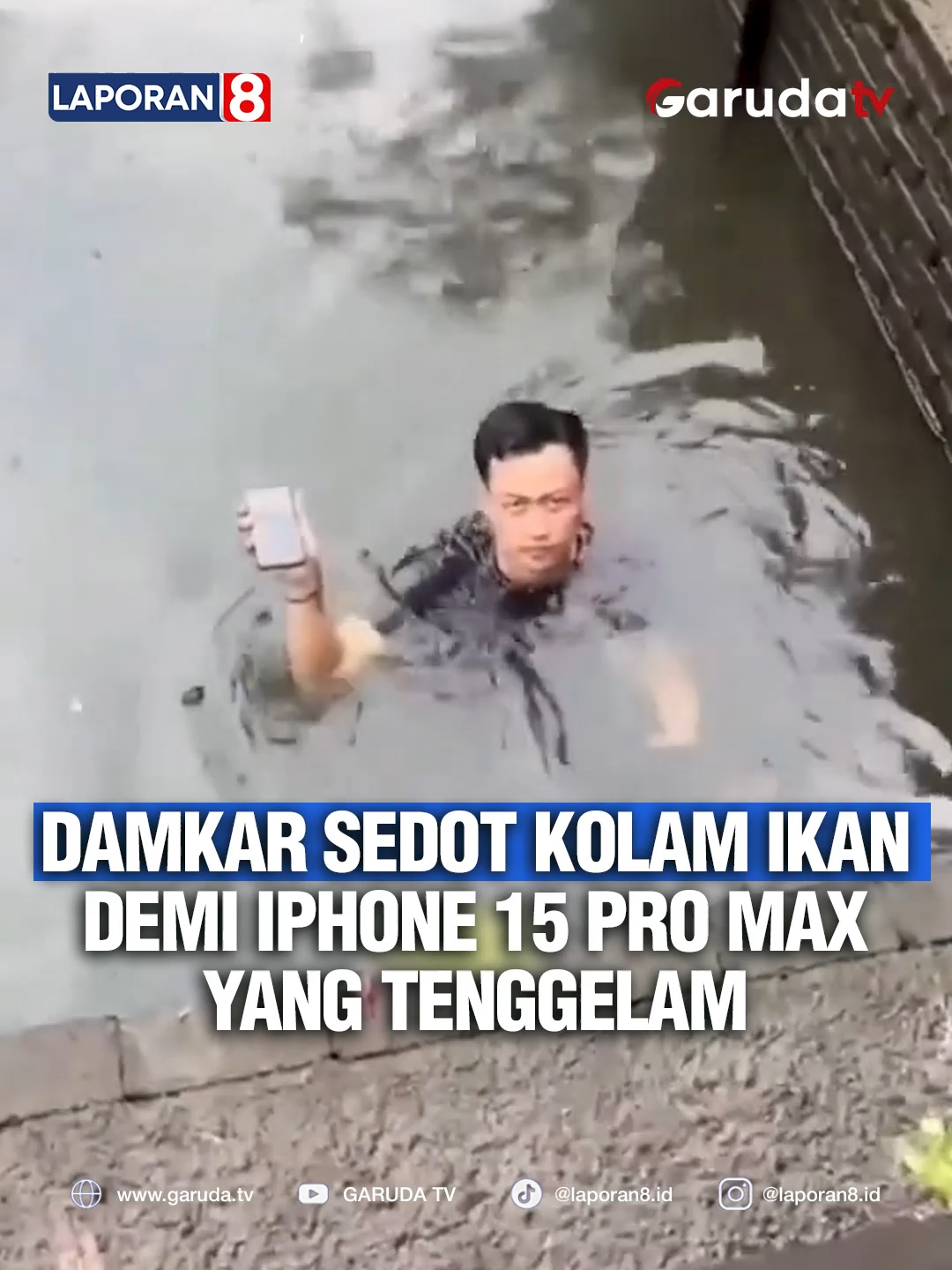 Petugas Damkar Depok UPT Bojongsari membantu warga mencari iPhone 15 Pro Max yang jatuh ke kolam ikan sedalam 2 meter di Villa Graha Madani, Sawangan, Jumat (5/9). Dengan penyedot air, kolam dikurangi kedalamannya hingga akhirnya ponsel berhasil ditemukan dan dikembalikan kepada pemiliknya. Video | Naskah: jabodetabek24info (ig) | Yayat Editor | Admin: Gigih | Filda 🌐 Saksikan Garuda TV di Free to Air atau Streaming melalui: http://garuda.tv | YouTube Garuda TV | Aplikasi Vidio | Wewatch | IndiHome CH111 | Transvision CH824 | FirstMedia CH45 #garudatv #laporan8 #Depok #Damkar #Sawangan #iPhone15ProMax