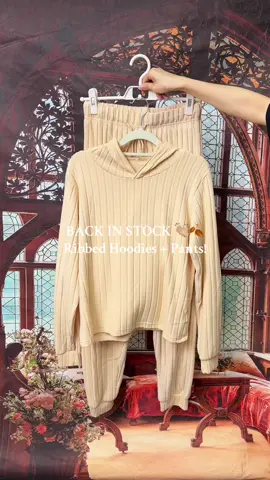 BACK IN STOCK 👏🏼🍂 Ribbed Hoodies + Ribbed Pants! #tiktokmademebuyit #autumnvibes #autumnfashion #autumn #twopieceset #coord #ribbedpants #hoodies #longsleeve #comfyoutfit #loungewear #everydayoutfit #spotlightfinds #tiktokshoplabordaysale 